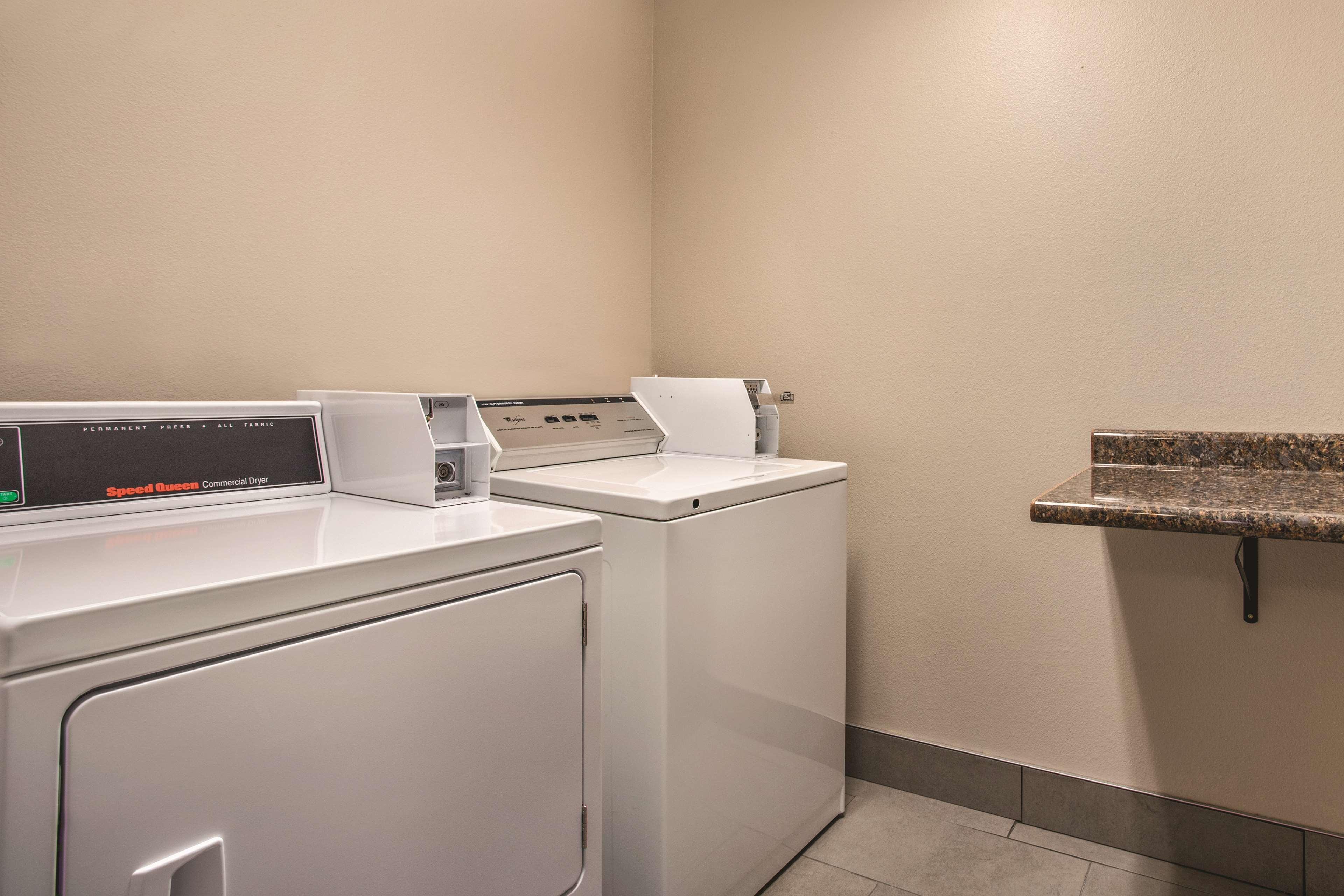Country Inn & Suites By Radisson, Dakota Dunes, Sd Экстерьер фото